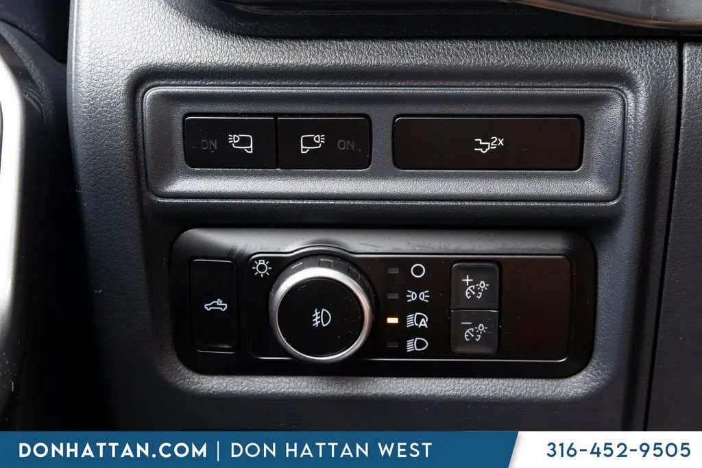Used 2023 Silver Ford XLT image 11
