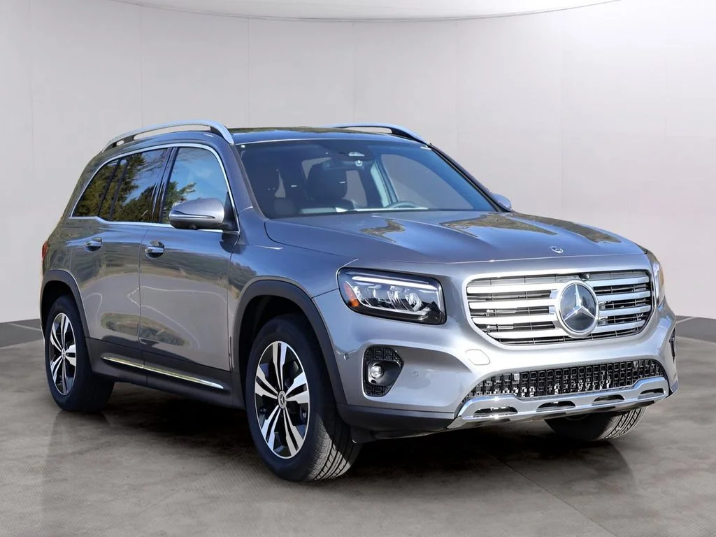 Certified Used 2026 Mountain Gray Metallic Mercedes-Benz GLB 250 image 3