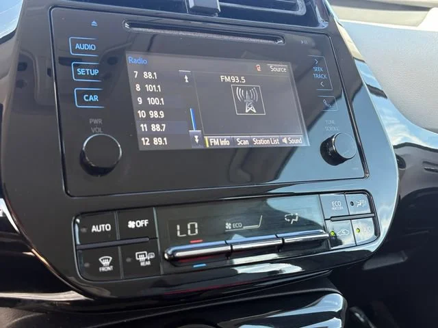 Used 2016  Toyota Two image 24