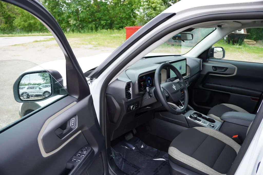 Certified Used 2025 Oxford White Ford Big Bend image 15