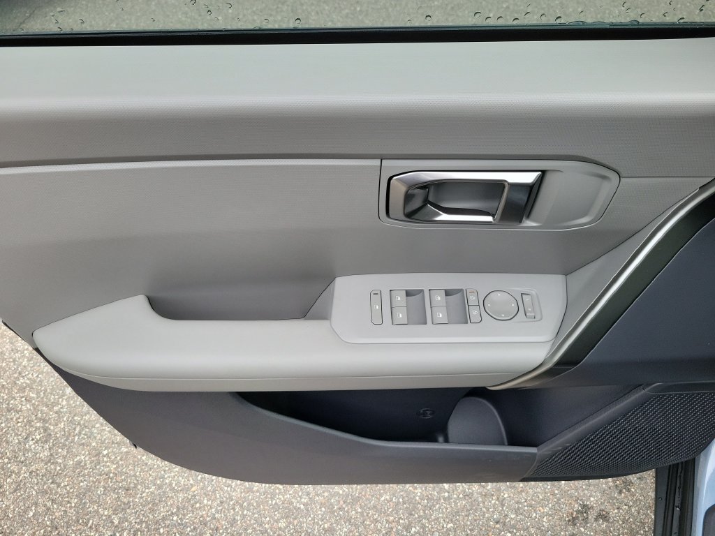 New 2027 Pale Gray Kia S image 17