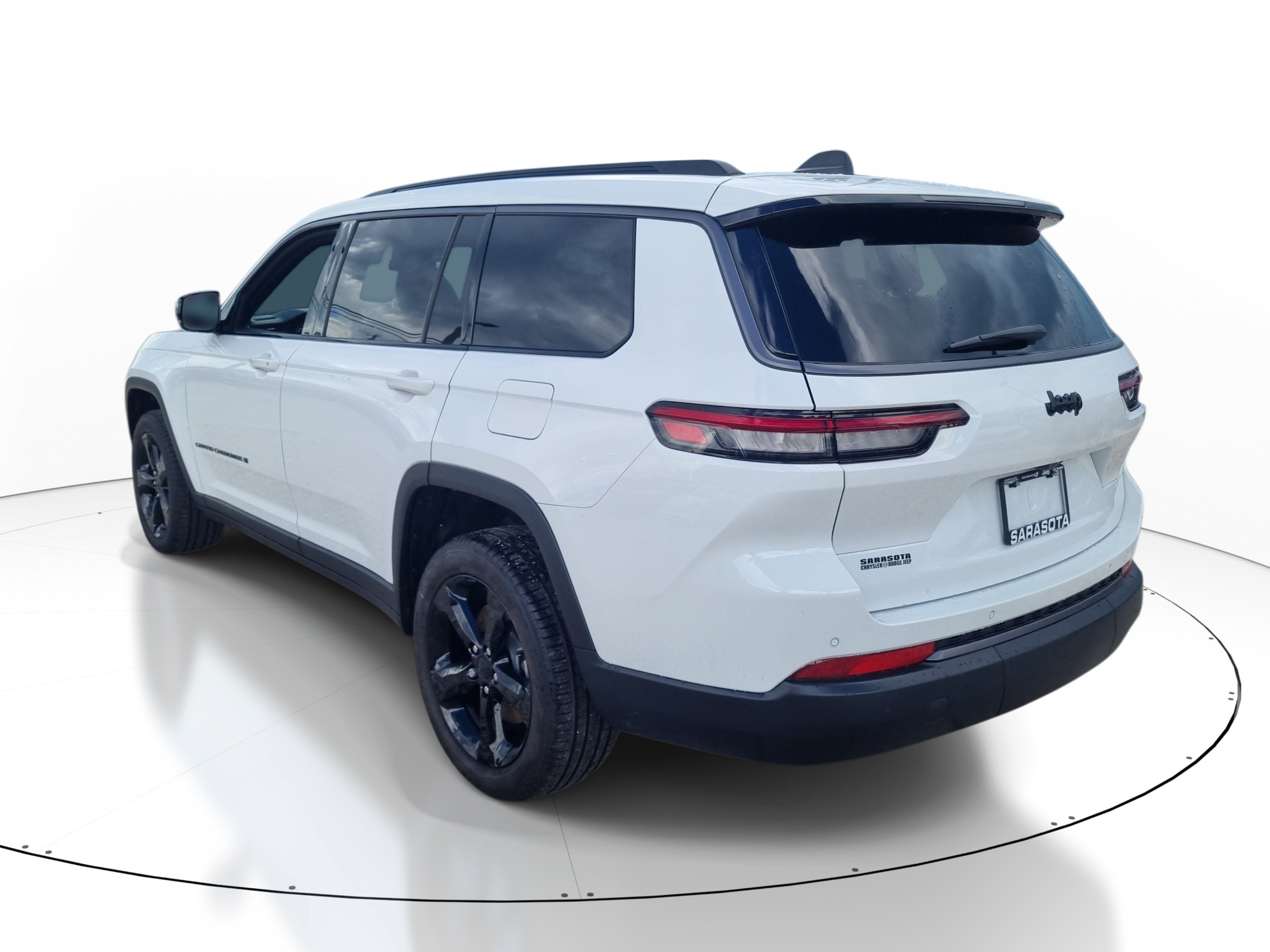Used 2026 Bright White Clearcoat Jeep Limited image 4