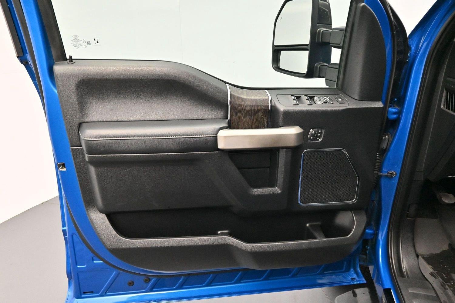 Used 2020 Velocity Blue Ford Lariat image 10