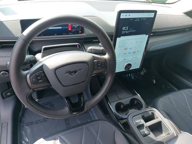 Used 2025 Blue Ford Select image 16