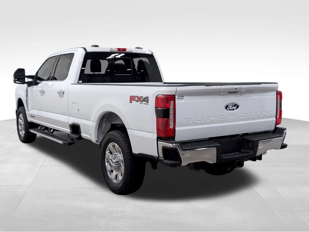 New 2027 Oxford White Ford F-350® Lariat® image 33