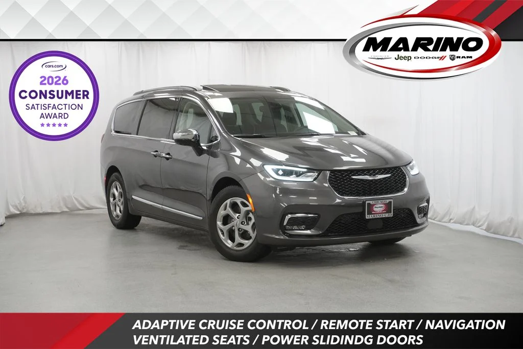 2023 Chrysler Pacifica Limited's photo