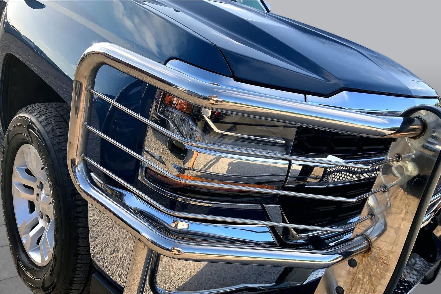 Used 2016 Deep Ocean Blue Metallic Chevrolet LS image 22