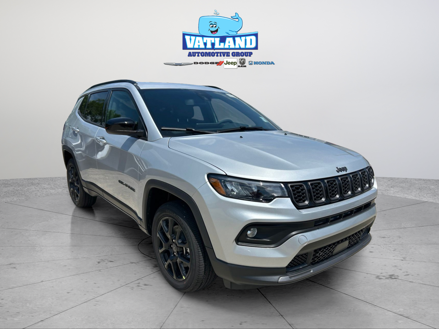 New 2026 Silver Zynith Metallic Clear-Coat Exterior Paint Jeep Latitude image 7