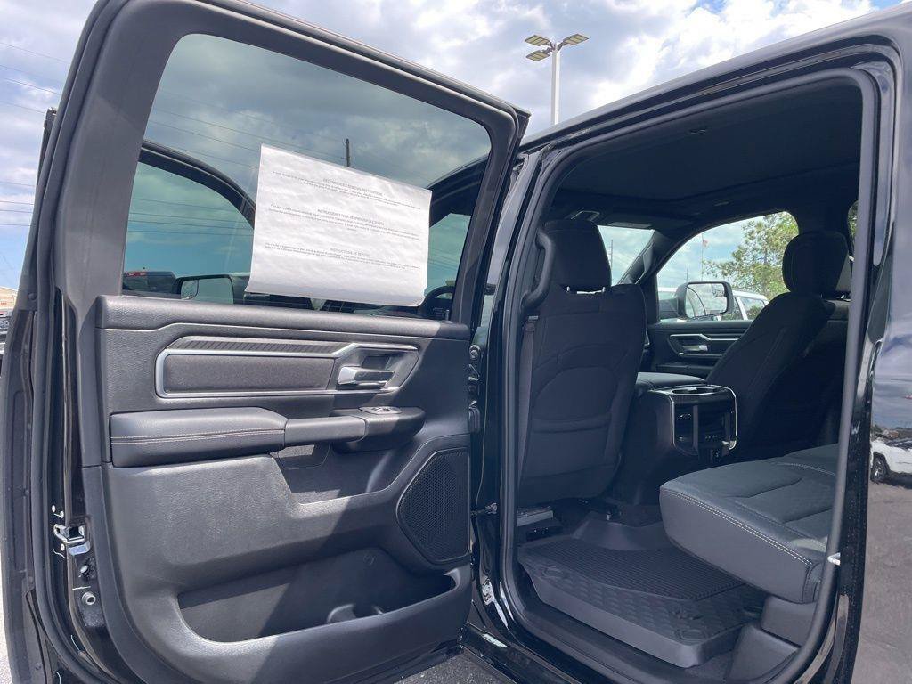 New 2026 Diamond Black Crystal Pearl-Coat Exterior Paint RAM Big Horn/Lone Star image 29