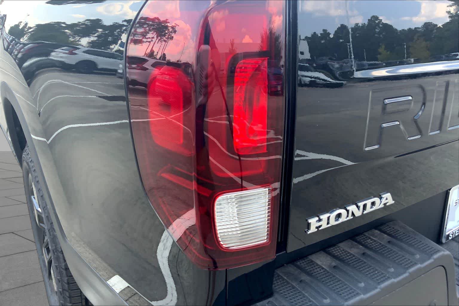 2025 Honda Ridgeline Black Edition - Photo 12
