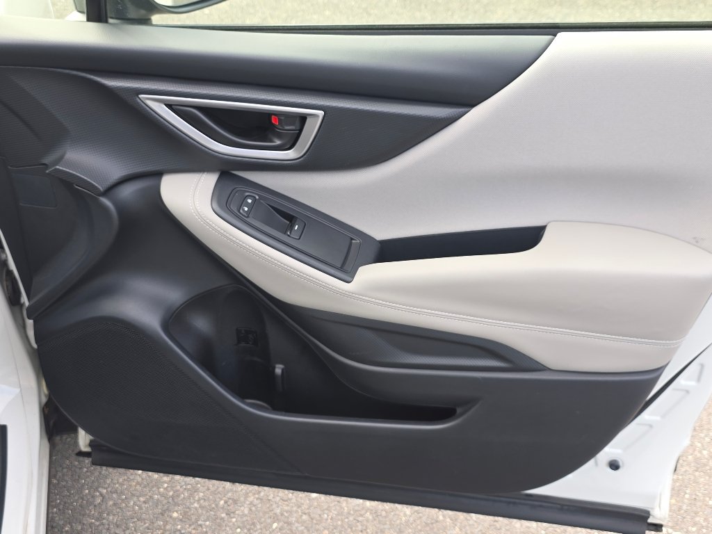 Used 2023 Crystal White Pearl Subaru  image 20