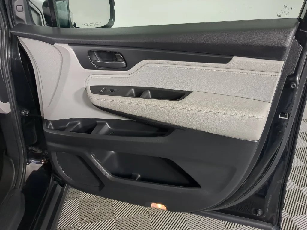 Used 2018 Black Honda EX-L image 20
