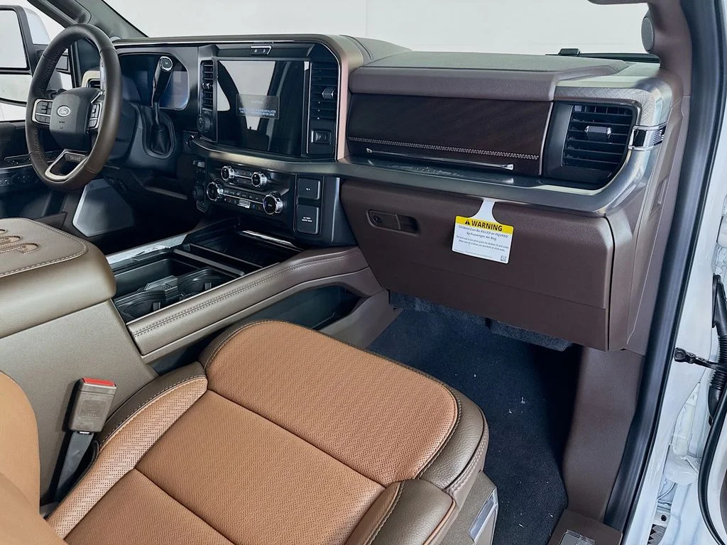 New 2026 Star White Metallic Tri-Coat Ford F-250® King Ranch® image 31