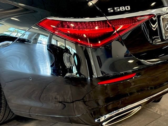 New 2026 Obsidian Black Metallic Mercedes-Benz S 580 image 4