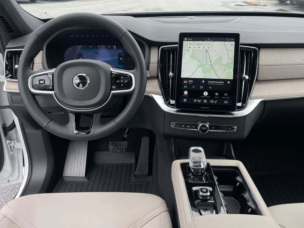 New 2026 Crystal White Pearl Volvo Plus image 4