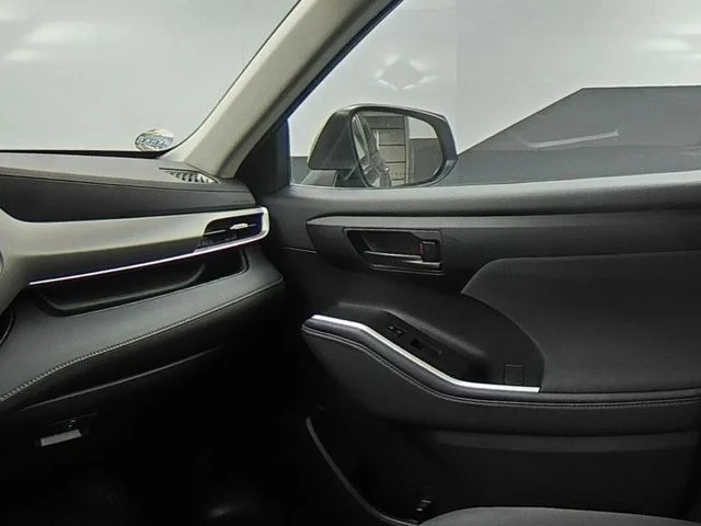 Used 2022 Gray Toyota LE image 40