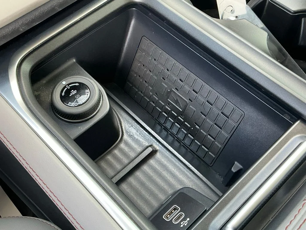 Used 2025 Gray Ford Active image 39