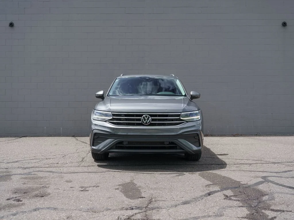 Certified Used 2023 Platinum Gray Metallic Volkswagen 2.0T SE image 10