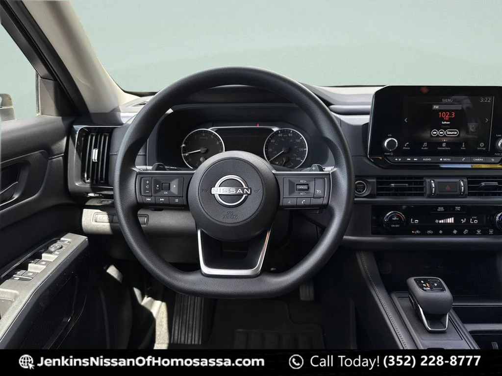 Used 2024 Silver Nissan S image 25