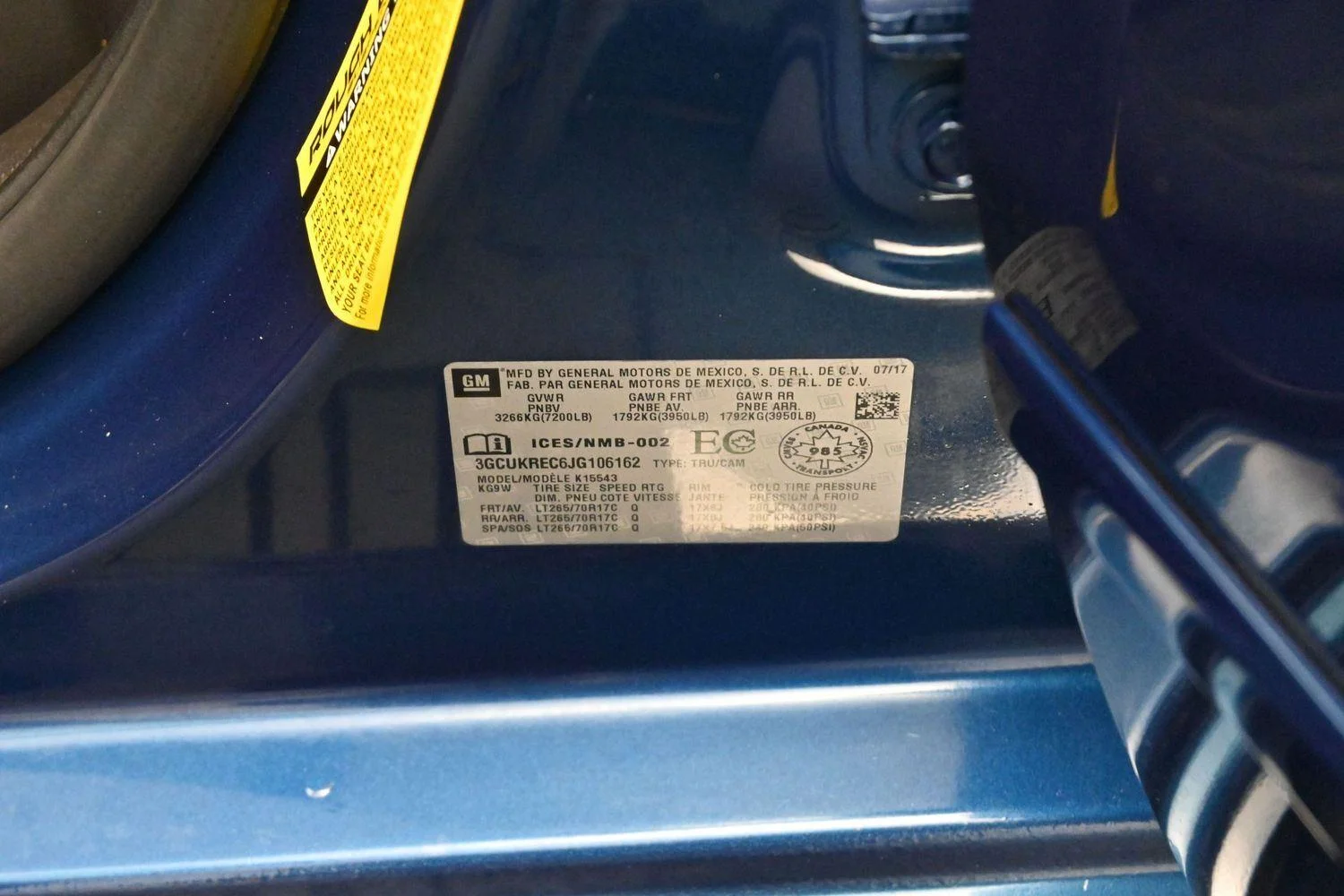 Used 2018 Deep Ocean Blue Metallic Chevrolet LT image 37