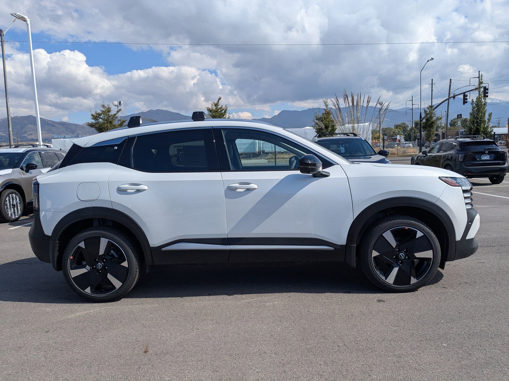 New 2026 Aspen White Tricoat Nissan SR image 2
