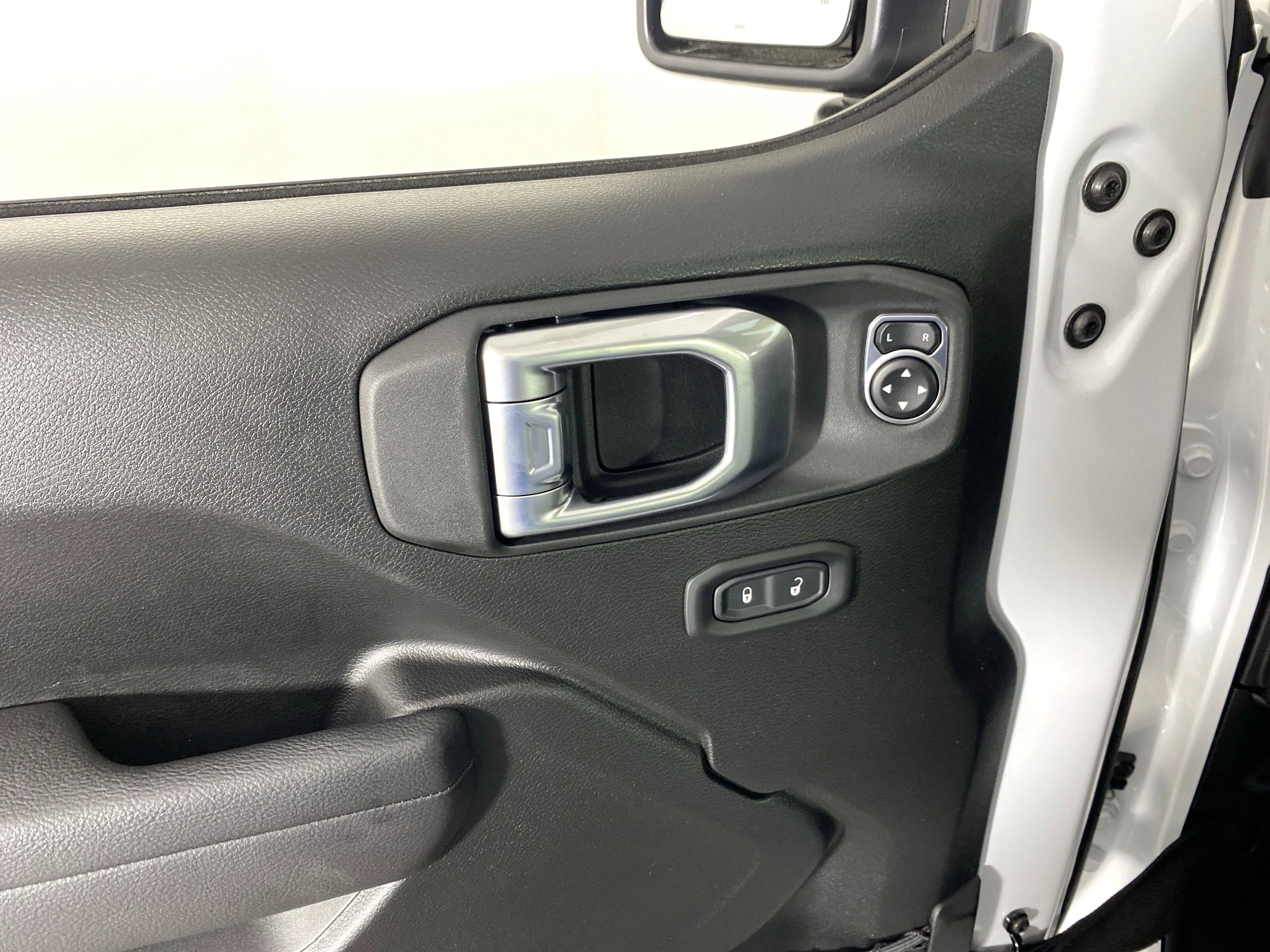 New 2026 Bright White Clear-Coat Exterior Paint Jeep 85th Anniversary Edition image 13