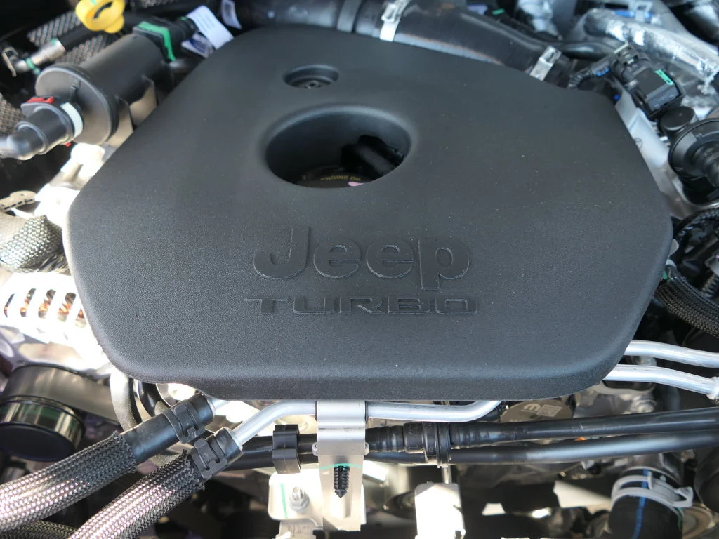 New 2027 White Jeep Laredo Altitude image 23