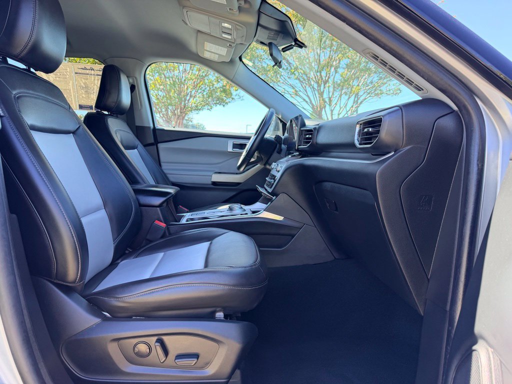 Used 2023 Silver Ford XLT image 11