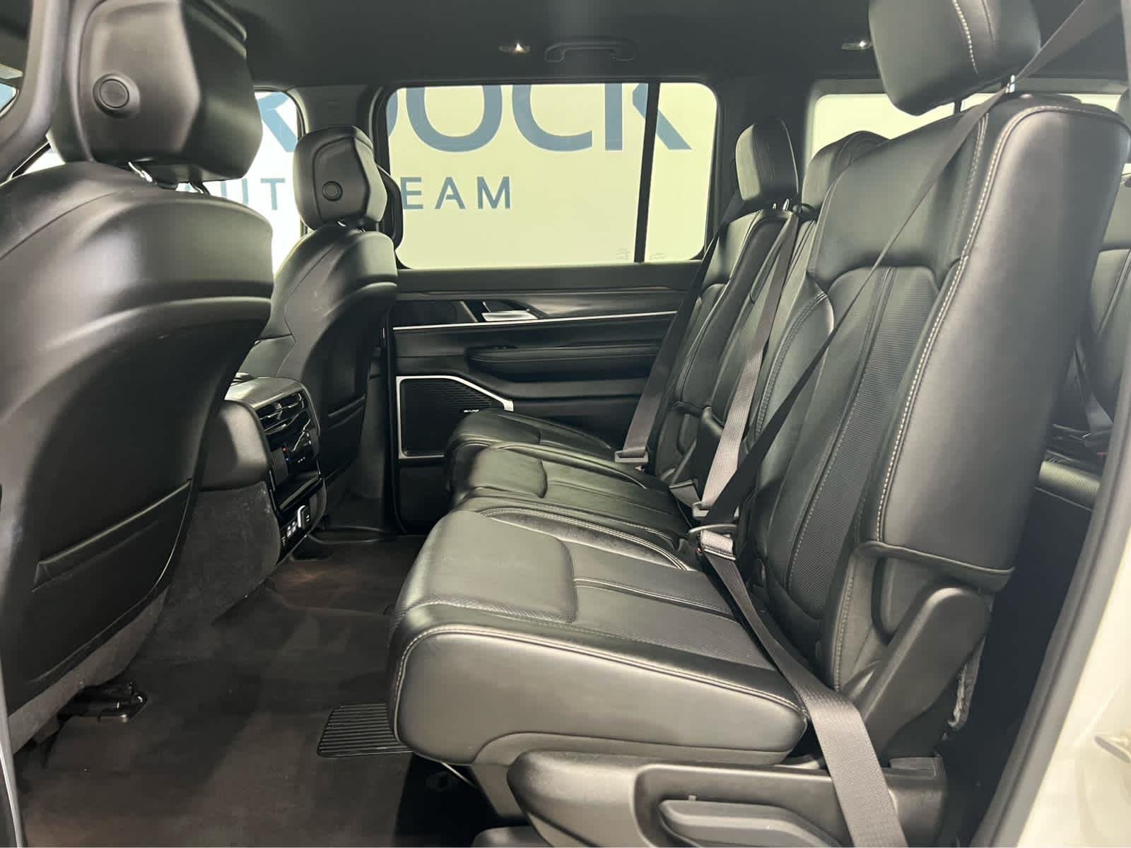2024 Jeep Wagoneer Series II - Photo 23