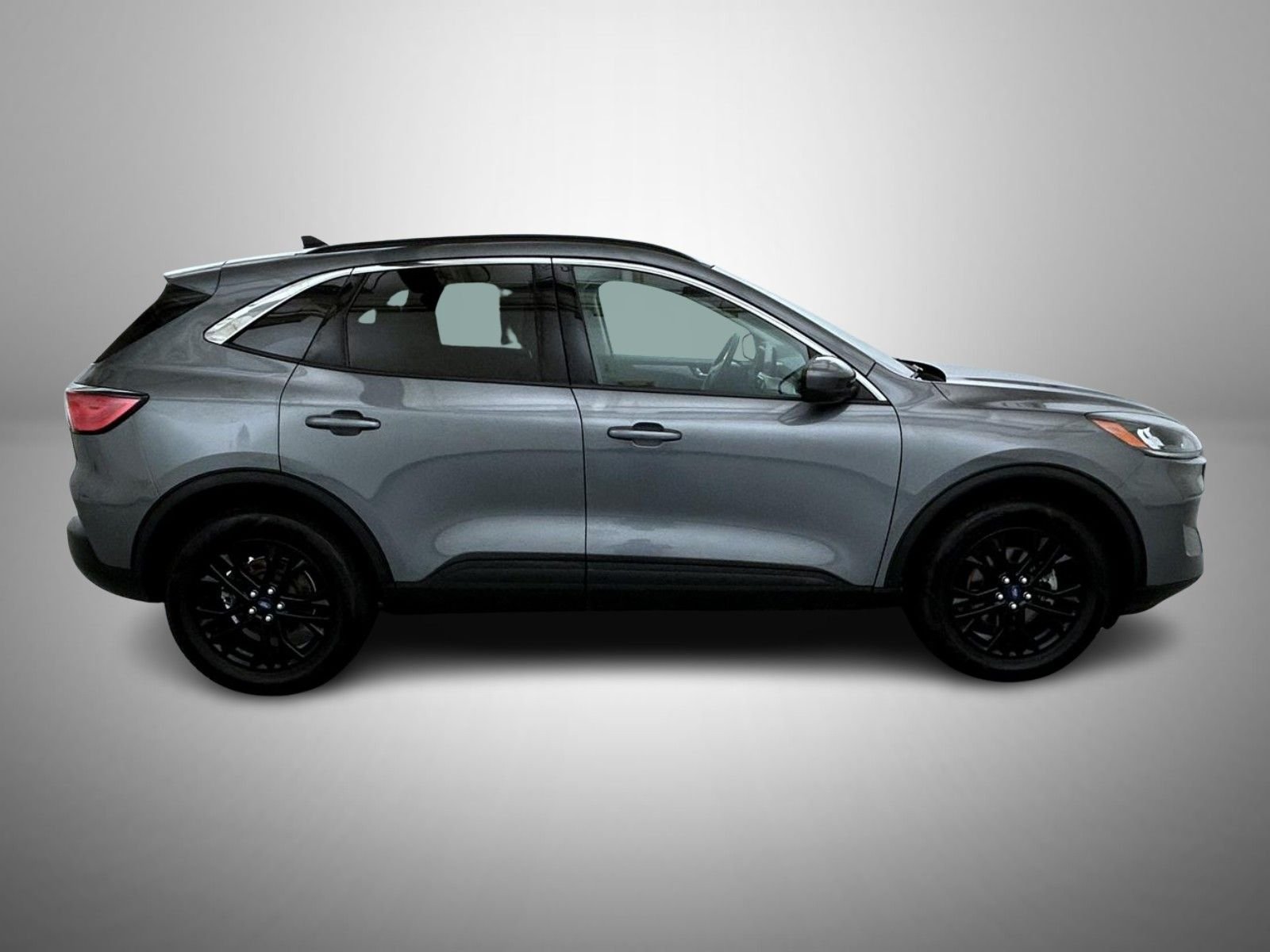 Used 2022 Gray Ford SEL image 4