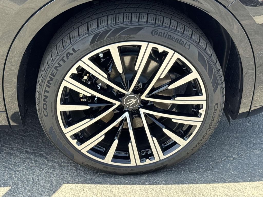 Used 2025  Maserati Modena image 30