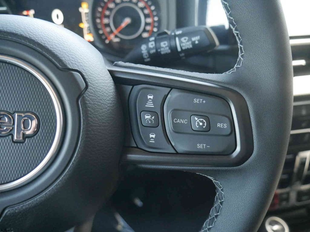New 2026 Goldilocks Exterior Paint Jeep  image 37