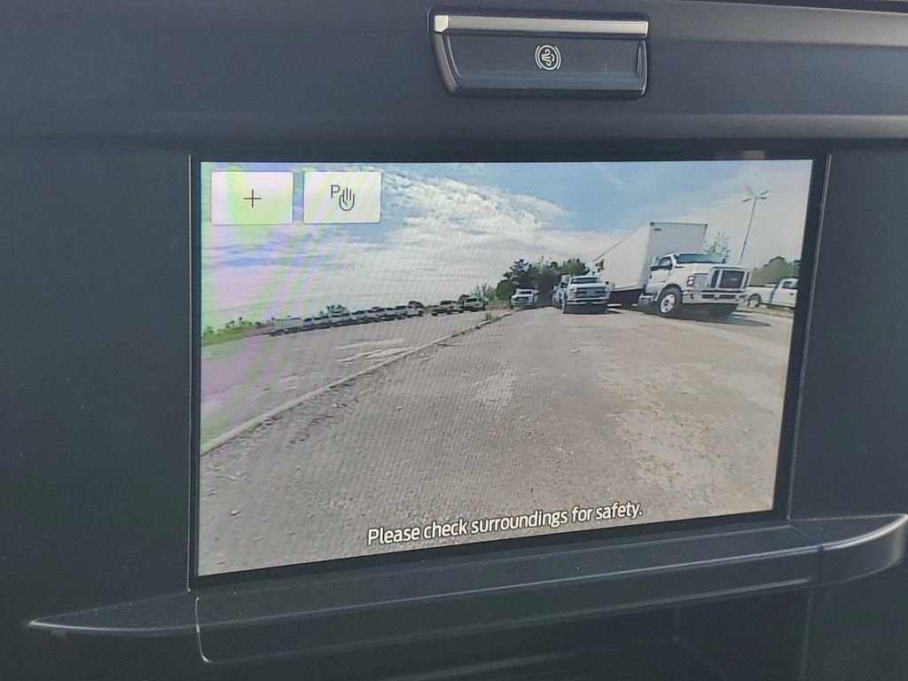 New 2026 Oxford White Ford F-550® XL image 18