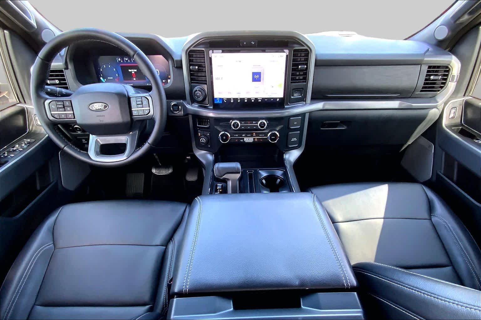 Used 2025 Agate Black Metallic Ford XLT image 13