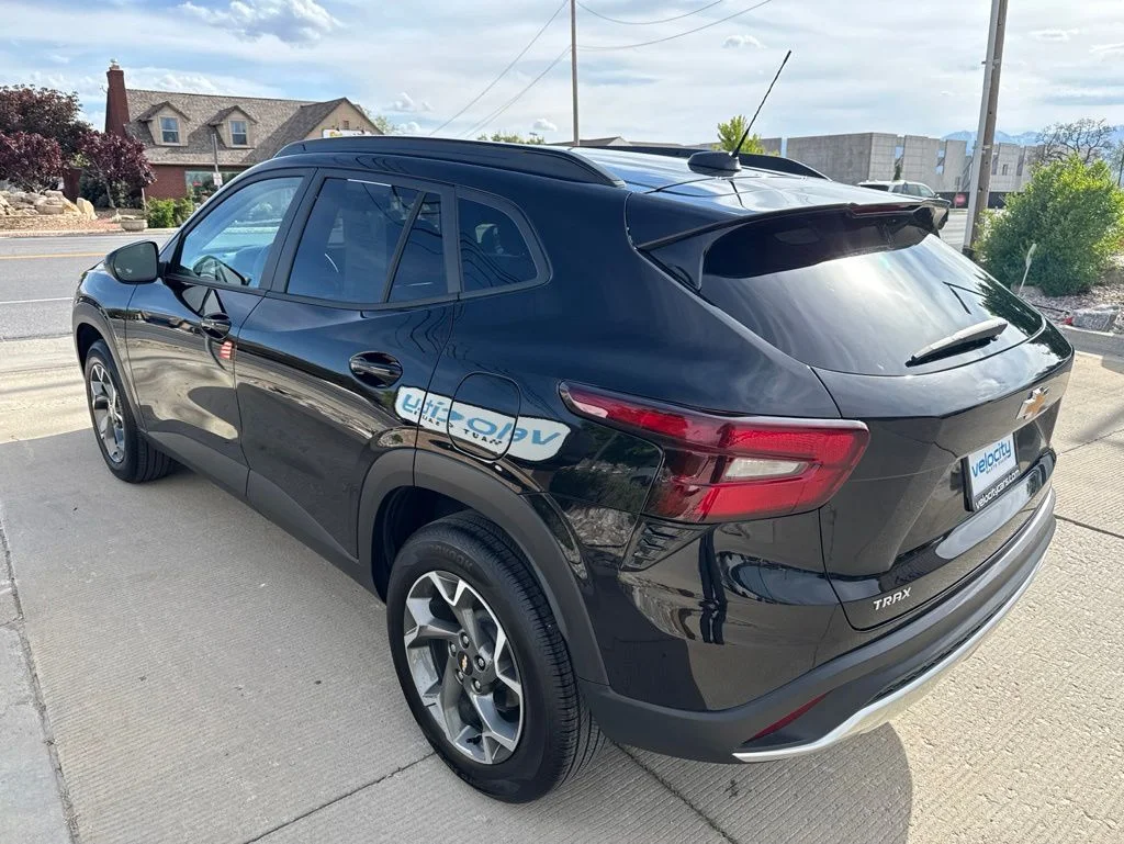 Used 2025 Black Chevrolet LT image 4