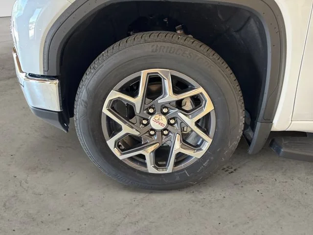New 2026 Glacier White Tricoat GMC SLT image 15