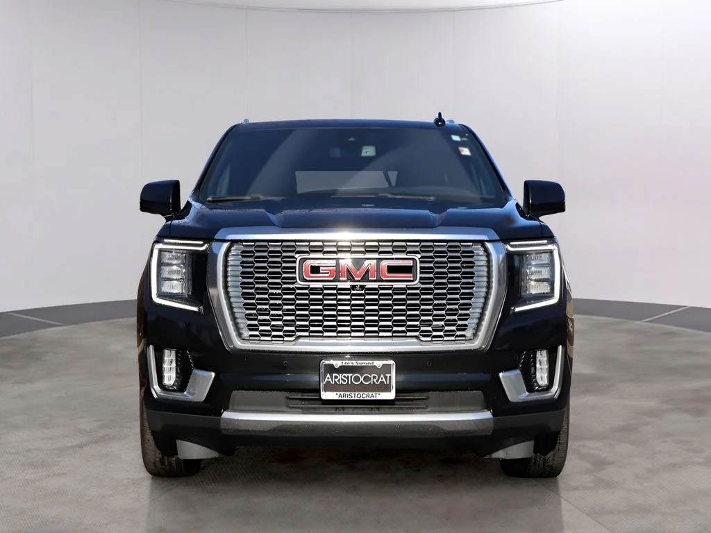 Used 2021  GMC Denali image 2