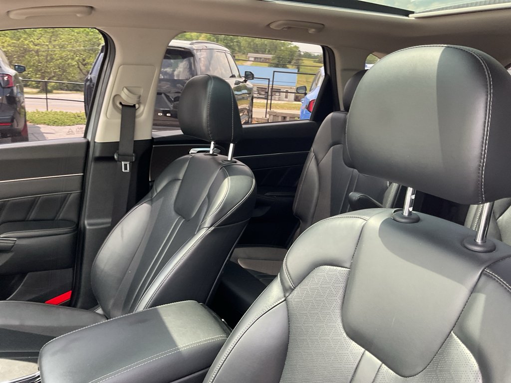 Used 2022 Wolf Gray Kia SX image 23