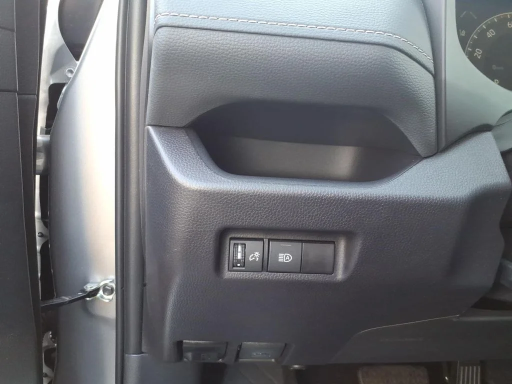Used 2025 Silver Toyota LE image 20