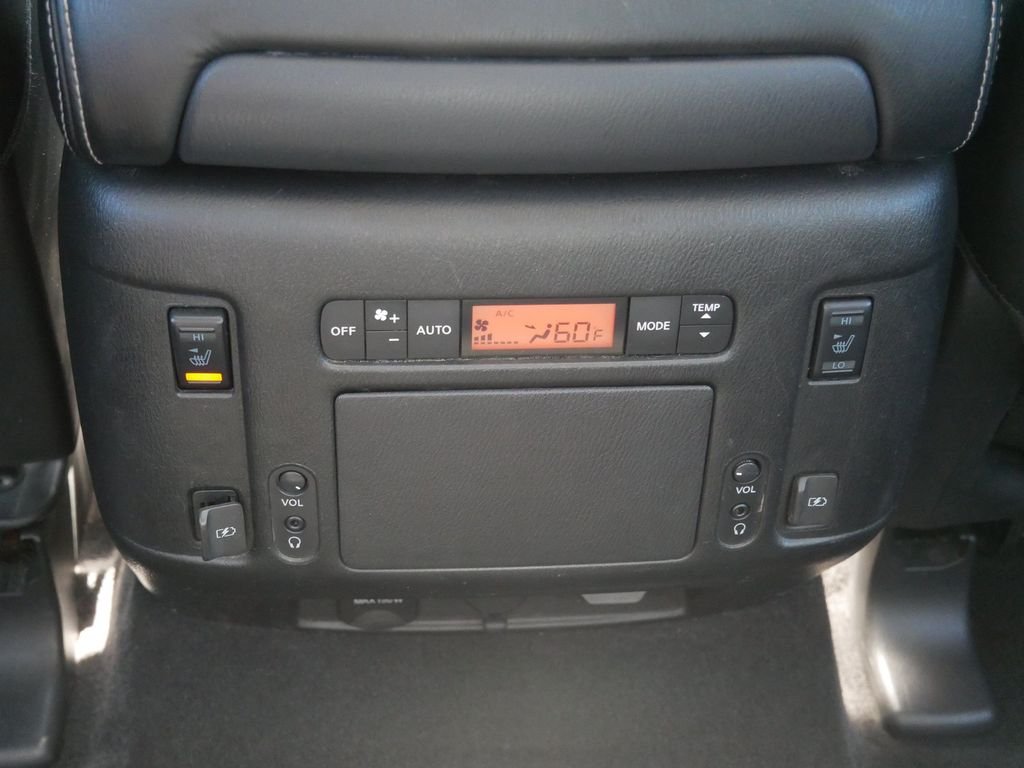 Certified Used 2019 White Nissan Platinum image 15