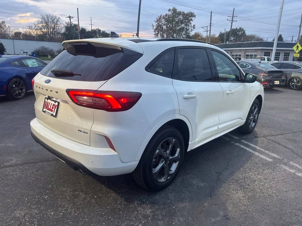 Used 2024 White Metallic Ford ST-Line image 10