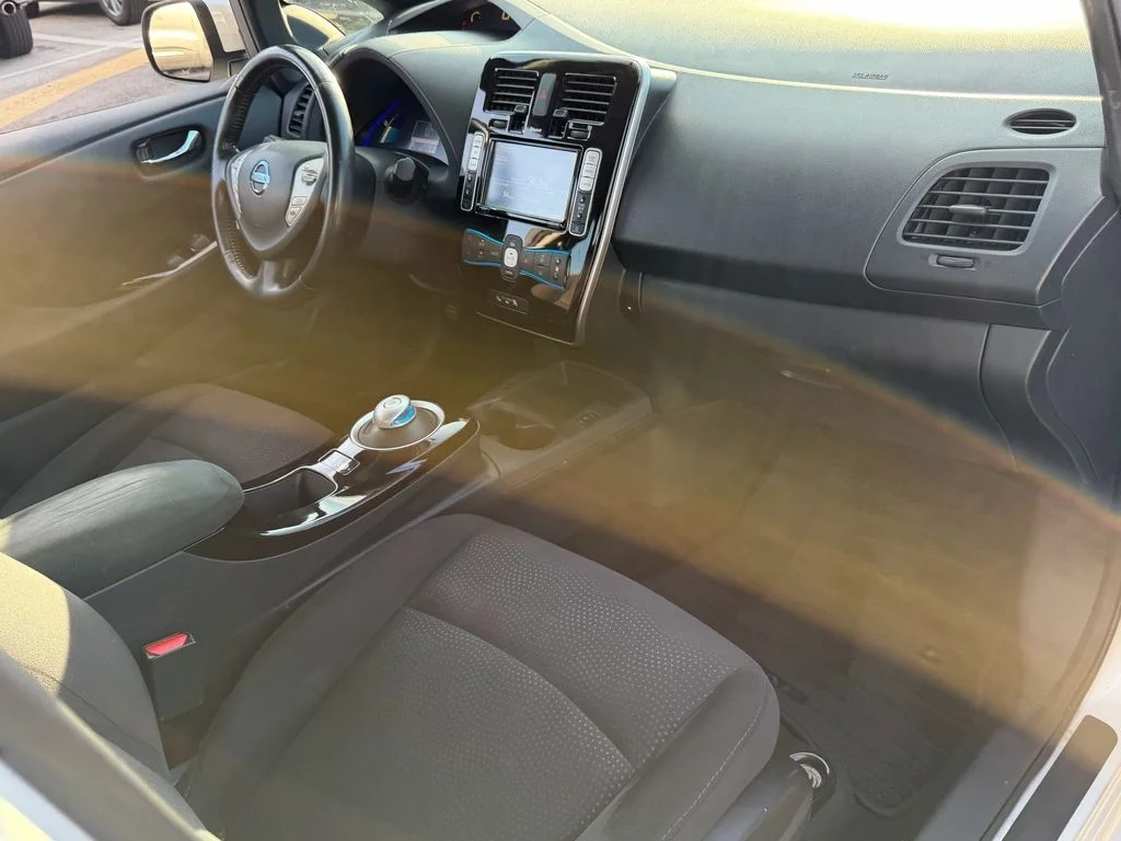 Used 2013 Silver Nissan SV image 17