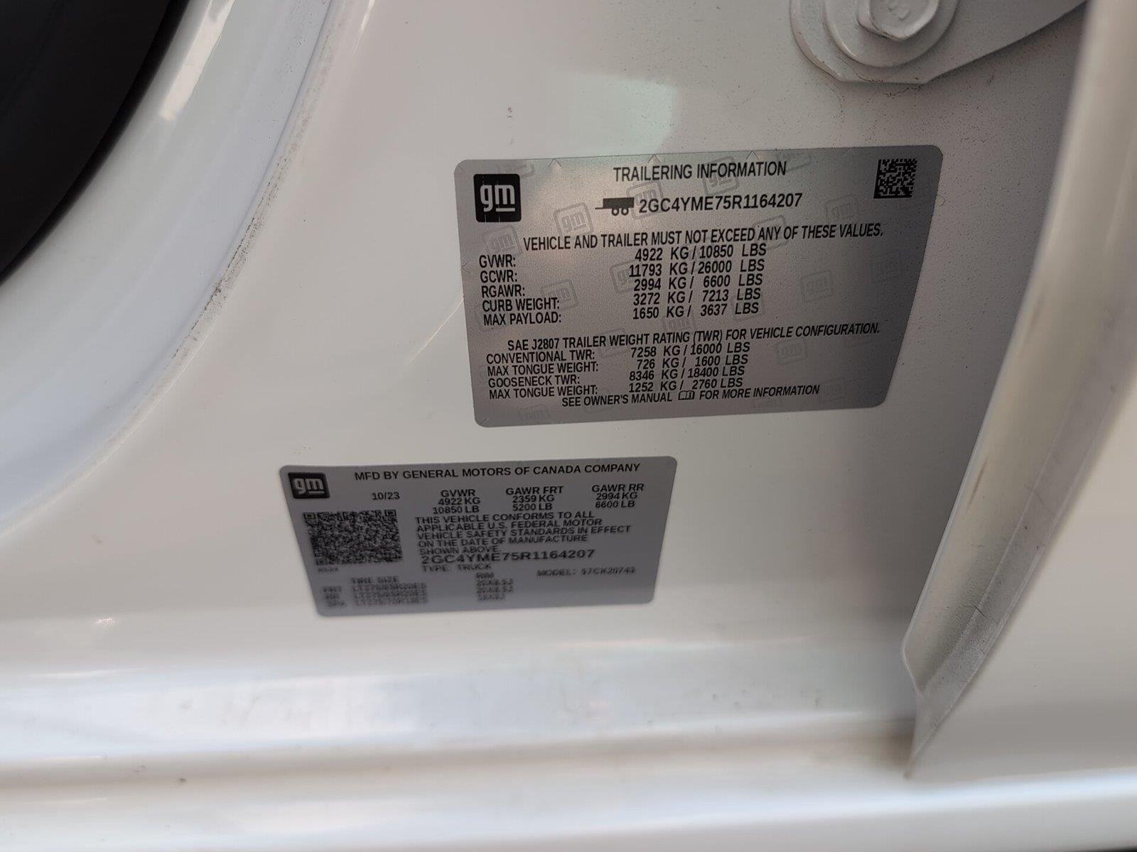 Used 2024 Summit White Chevrolet Custom image 13