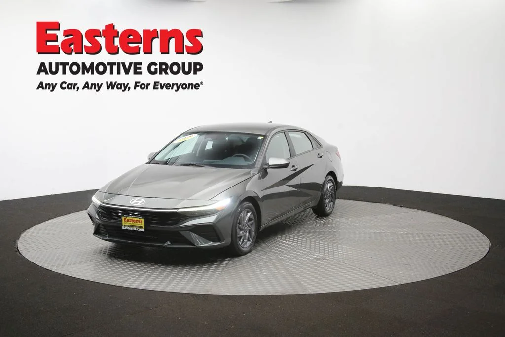 Used 2024 Gray Hyundai SEL image 53