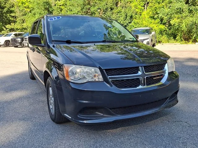 Used 2013 Gray Dodge SXT image 3