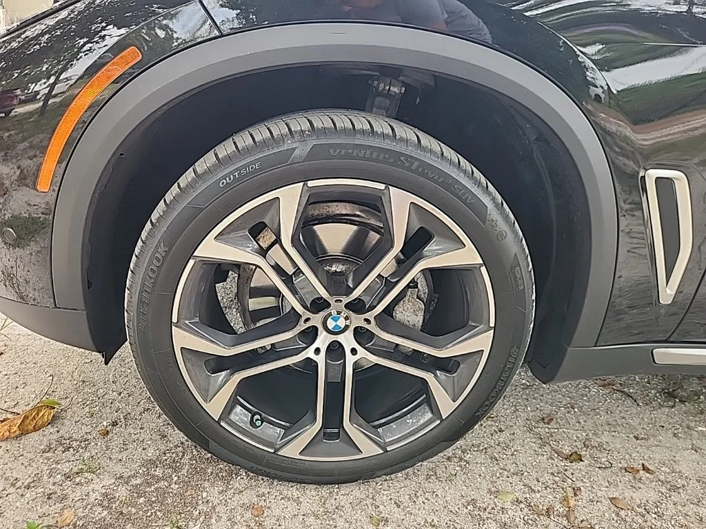 Certified Used 2023 Black Sapphire Metallic BMW sDrive40i image 7