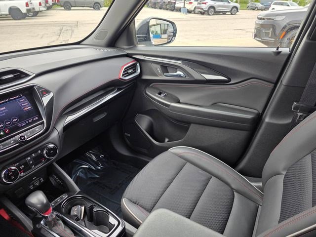 Used 2022 Summit White Chevrolet RS image 34