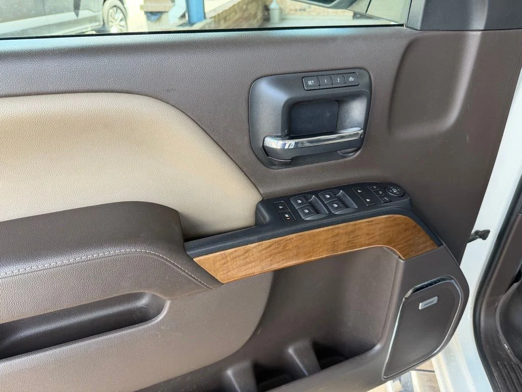 Used 2018 White Chevrolet LTZ image 23