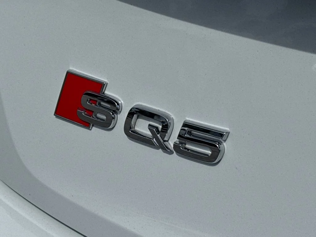 Used 2022  Audi Premium image 17