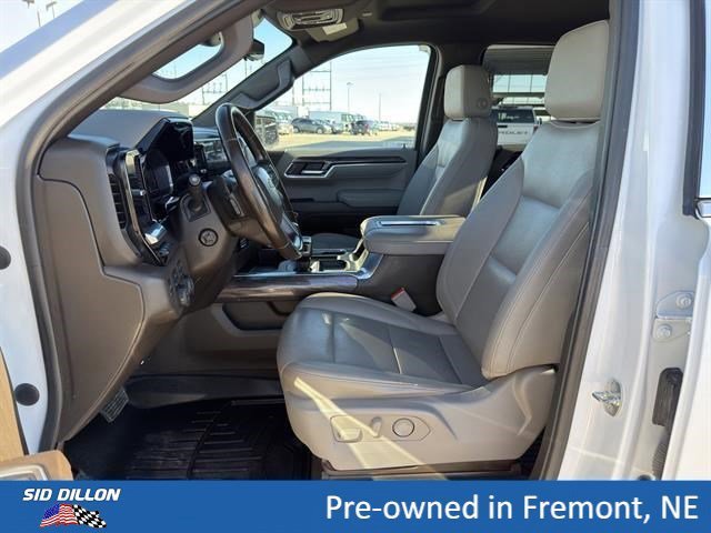 Used 2022 Iridescent Pearl Tricoat Chevrolet LTZ image 17